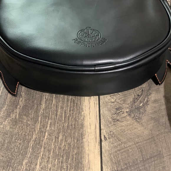 Love Pain and Stitches Pumpkin Cult Cat Face Bag - Picture 5 of 5